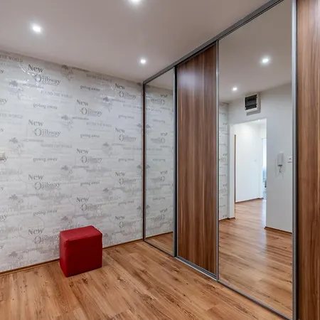 Spacious With Ac And Stunning Views * Pressburg