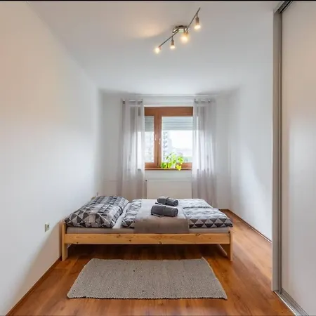 Spacious With Ac And Stunning Views * Pressburg