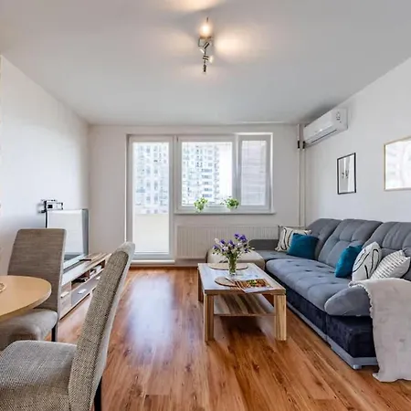 Apartment Spacious With Ac And Stunning Views
