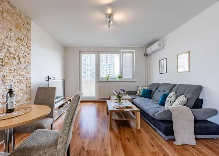 Apartment Spacious With Ac And Stunning Views