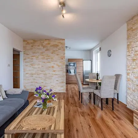 Lägenhet Spacious With Ac And Stunning Views Bratislava